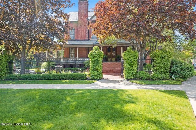 605 N Broadway, Saratoga Springs, Inside, NY 12866