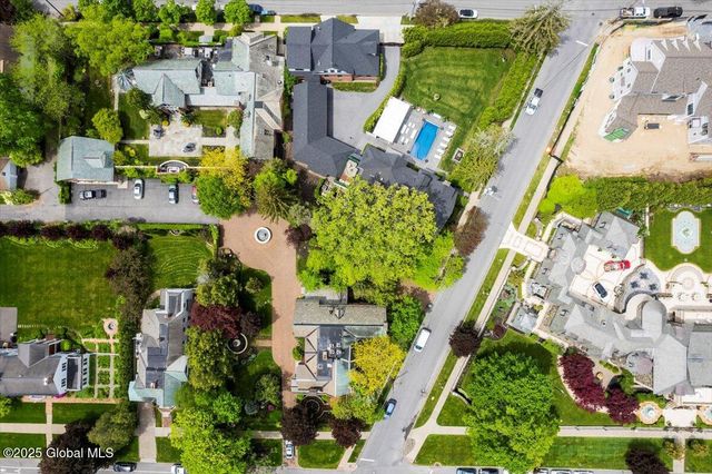 605 N Broadway, Saratoga Springs, Inside, NY 12866