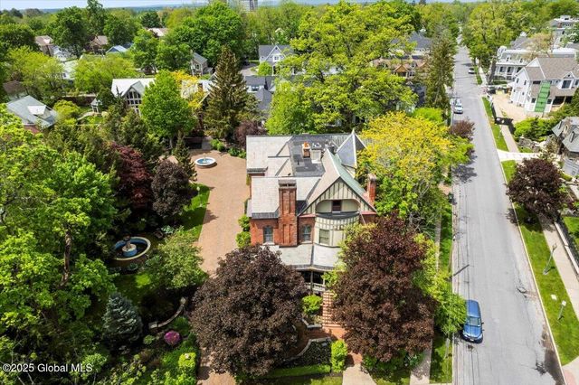605 N Broadway, Saratoga Springs, Inside, NY 12866