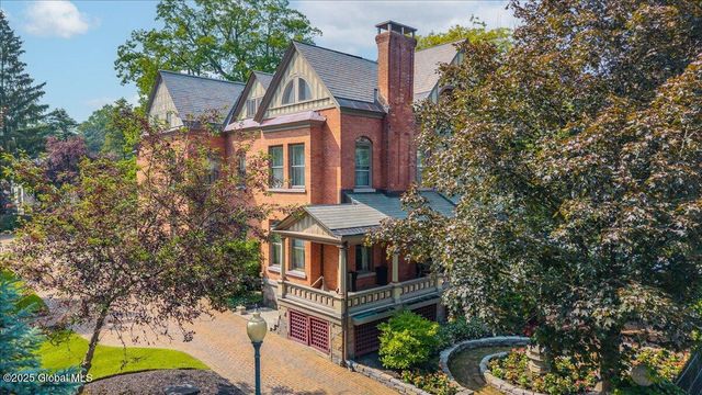 605 N Broadway, Saratoga Springs, Inside, NY 12866