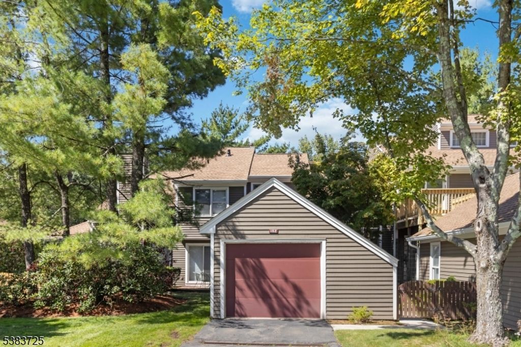 162 Grandview Ln, Mahwah Twp., NJ 07430