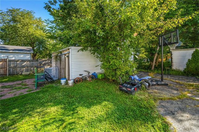 1923 W 11th Street, Ashtabula, OH 44004