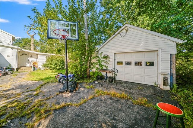 1923 W 11th Street, Ashtabula, OH 44004