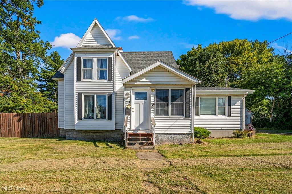 1923 W 11th Street, Ashtabula, OH 44004