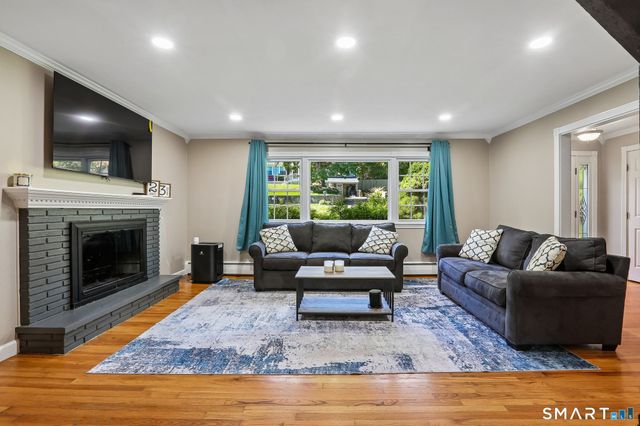 23 Dana Road, Danbury, CT 06811