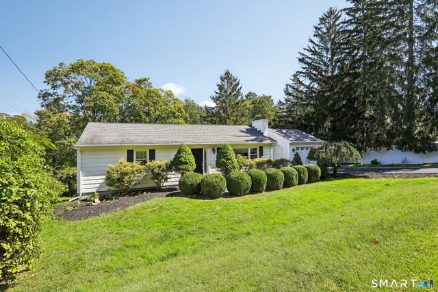 23 Dana Road, Danbury, CT 06811