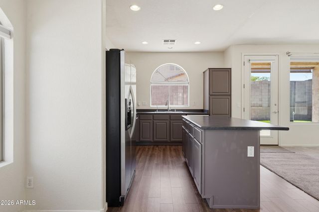 1835 E DUNBAR Drive, Phoenix, AZ 85042