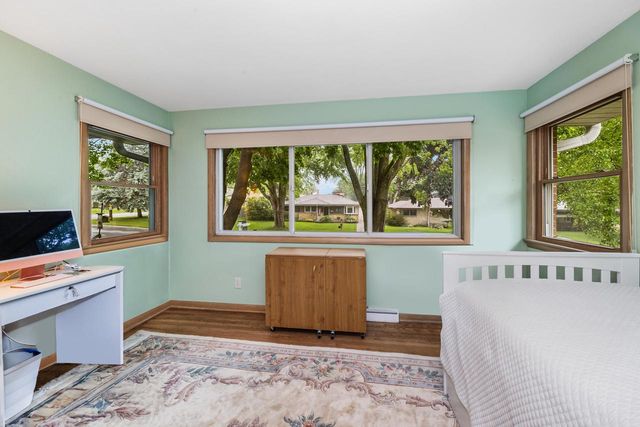 1835 Elm AVENUE, South Milwaukee, WI 53172