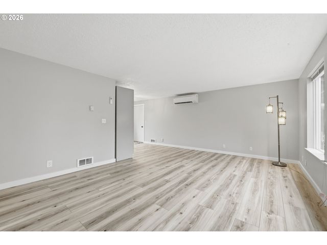 835 BOBOLINK Ave, Eugene, OR 97404