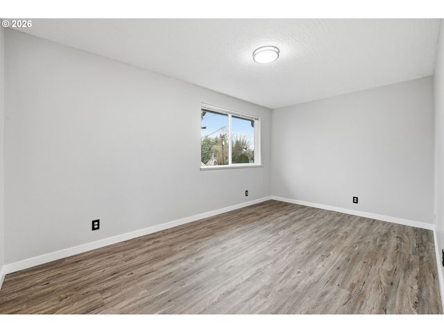 835 BOBOLINK Ave, Eugene, OR 97404