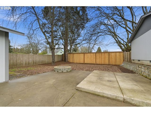 835 BOBOLINK Ave, Eugene, OR 97404