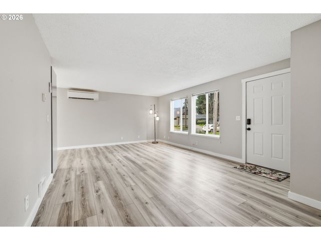 835 BOBOLINK Ave, Eugene, OR 97404