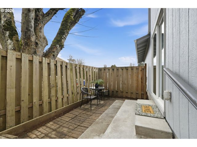 835 BOBOLINK Ave, Eugene, OR 97404