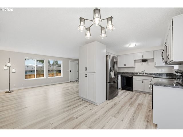 835 BOBOLINK Ave, Eugene, OR 97404