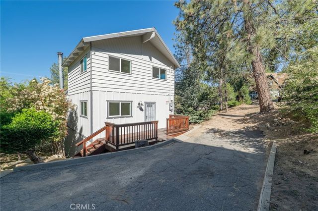 1106 Grass Valley Road, Lake Arrowhead, CA 92352