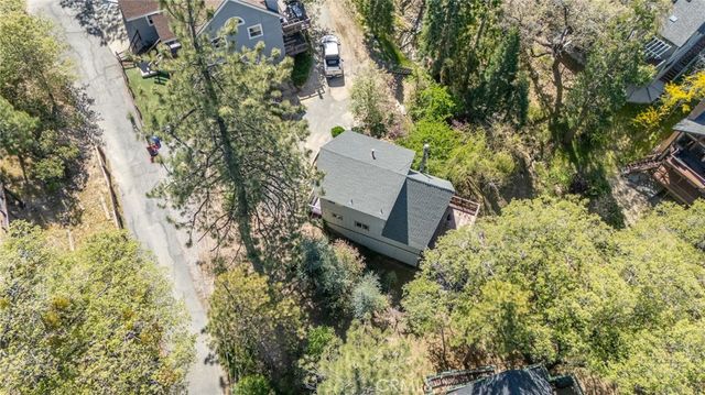 1106 Grass Valley Road, Lake Arrowhead, CA 92352