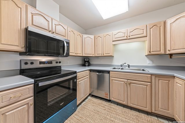 1 Towers Park Ln Apt 217, San Antonio, TX 78209