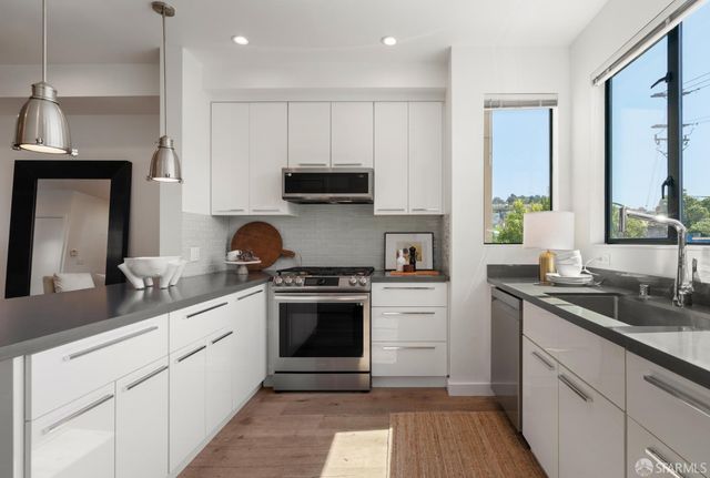 4132 3rd Street 1, San Francisco, CA 94124