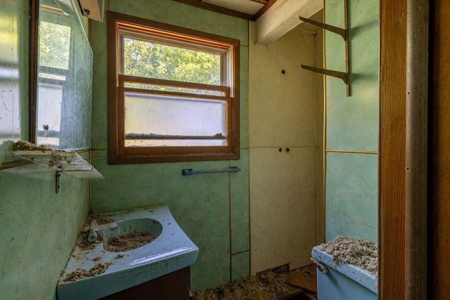2532 W Lloyd STREET, Milwaukee, WI 53205