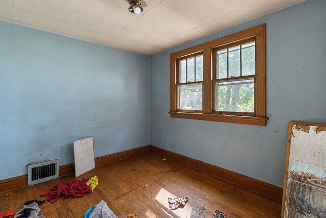 2532 W Lloyd STREET, Milwaukee, WI 53205