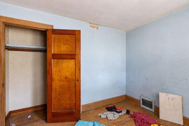 2532 W Lloyd STREET, Milwaukee, WI 53205