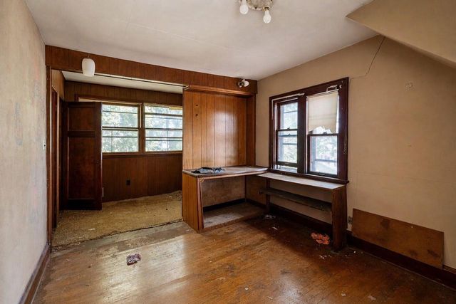 2532 W Lloyd STREET, Milwaukee, WI 53205