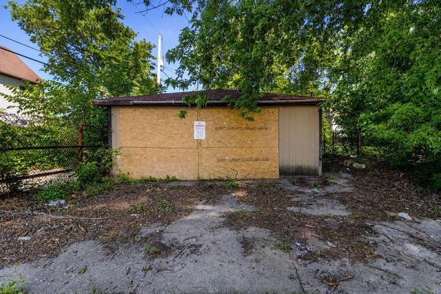 2532 W Lloyd STREET, Milwaukee, WI 53205