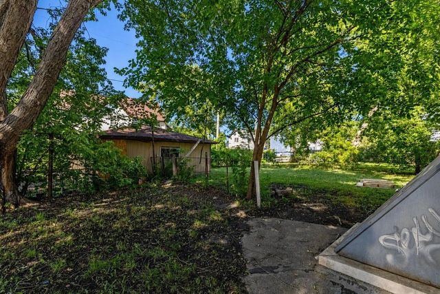 2532 W Lloyd STREET, Milwaukee, WI 53205