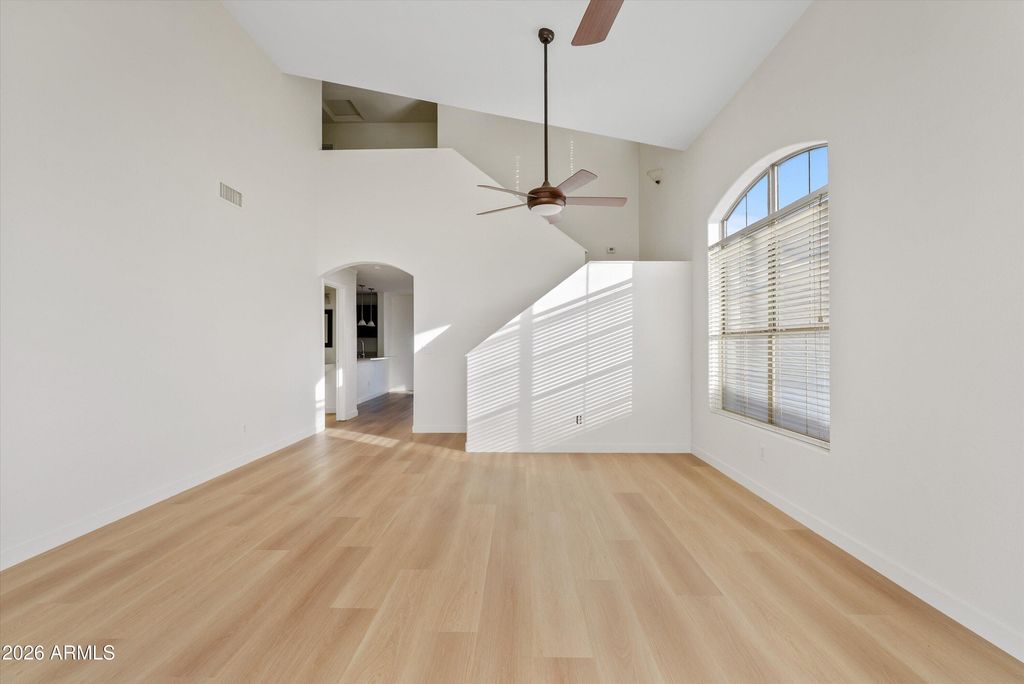 Image 4 of property listing at 1760 E LOS ALAMOS Street, Gilbert, AZ 85295