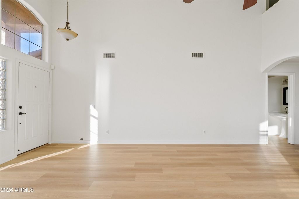 Image 5 of property listing at 1760 E LOS ALAMOS Street, Gilbert, AZ 85295