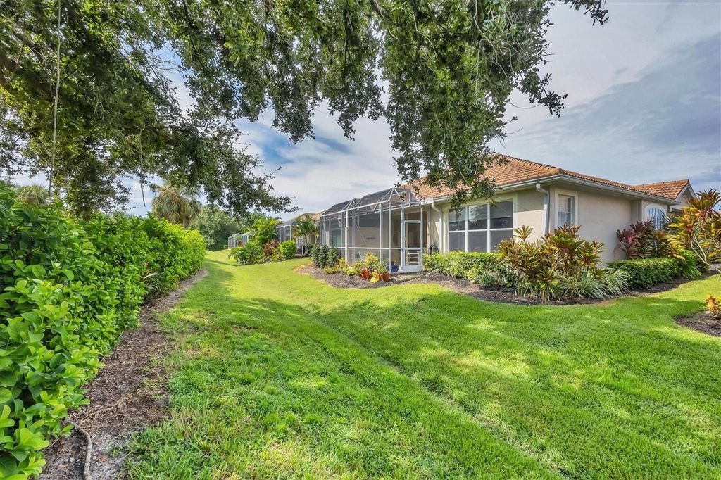 Image 16 of property listing at 1739 SAN SILVESTRO DRIVE, Venice, FL 34285