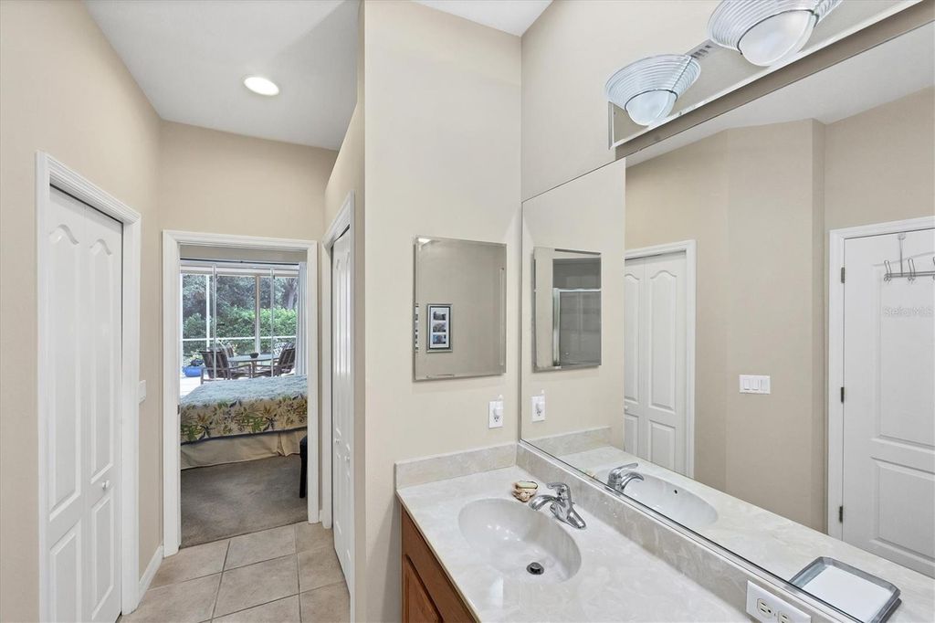 Image 34 of property listing at 1739 SAN SILVESTRO DRIVE, Venice, FL 34285