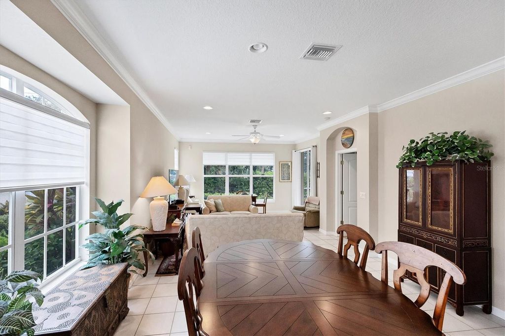 Image 8 of property listing at 1739 SAN SILVESTRO DRIVE, Venice, FL 34285