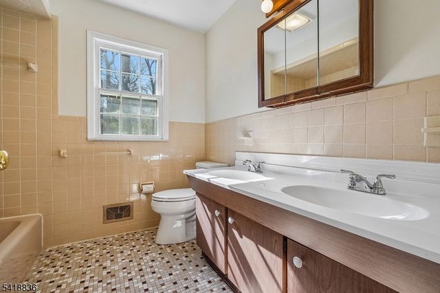 535 Fairmount Ave, Chatham Twp., NJ 07928