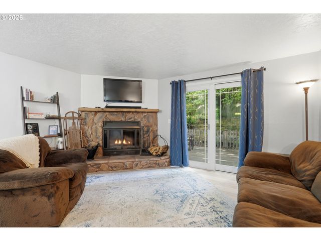 29750 Sw COURTSIDE Dr 6, Wilsonville, OR 97070