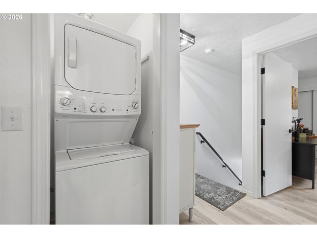 29750 Sw COURTSIDE Dr 6, Wilsonville, OR 97070