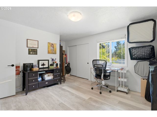 29750 Sw COURTSIDE Dr 6, Wilsonville, OR 97070