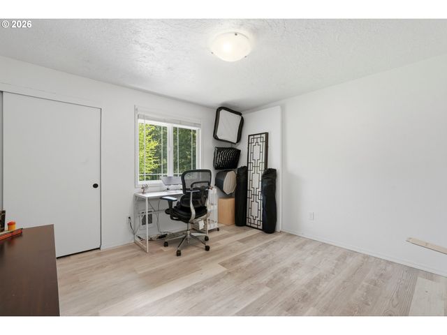 29750 Sw COURTSIDE Dr 6, Wilsonville, OR 97070