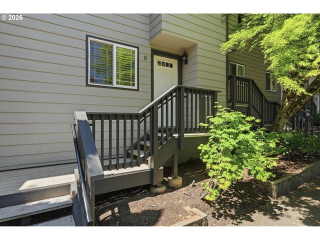 29750 Sw COURTSIDE Dr 6, Wilsonville, OR 97070