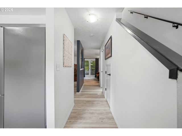 29750 Sw COURTSIDE Dr 6, Wilsonville, OR 97070