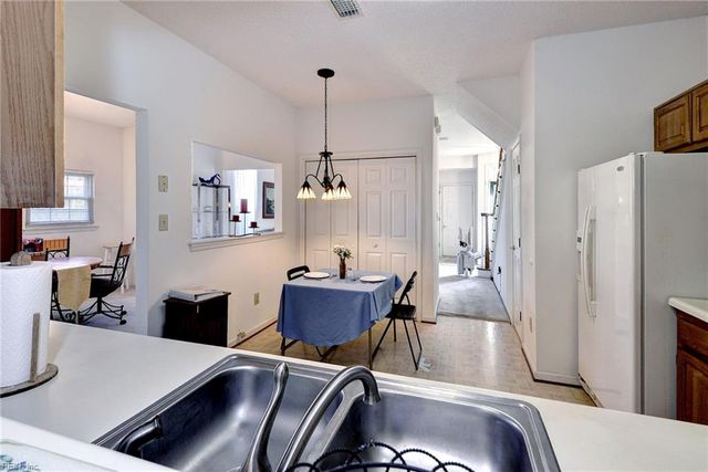 1324 Stillwater CT, Newport News, VA 23602