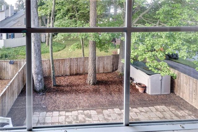 1324 Stillwater CT, Newport News, VA 23602