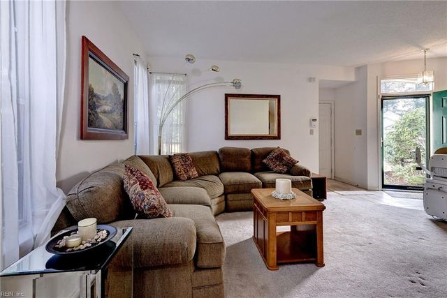 1324 Stillwater CT, Newport News, VA 23602