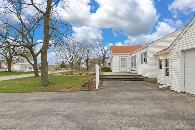 3709 Morton Drive, East Moline, IL 61244