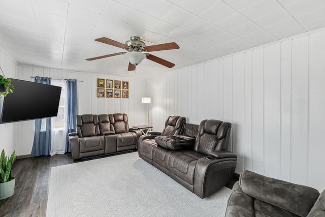 3709 Morton Drive, East Moline, IL 61244