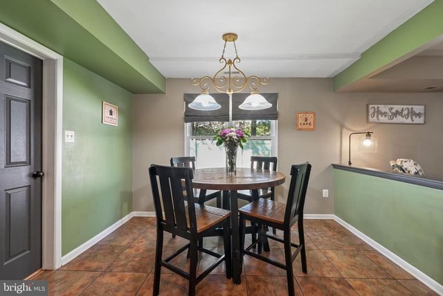 9 HUNTINGTON CT, Marlton, NJ 08053