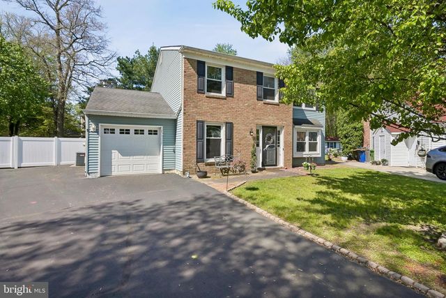 9 HUNTINGTON CT, Marlton, NJ 08053