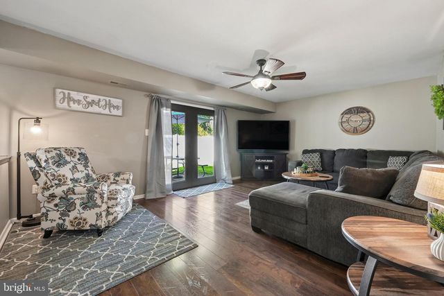 9 HUNTINGTON CT, Marlton, NJ 08053