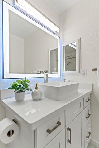 25192 Copa Del Oro Drive 104, Hayward, CA 94545