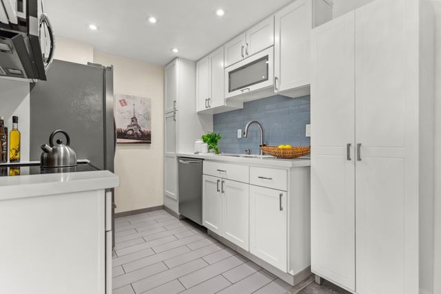 25192 Copa Del Oro Drive 104, Hayward, CA 94545